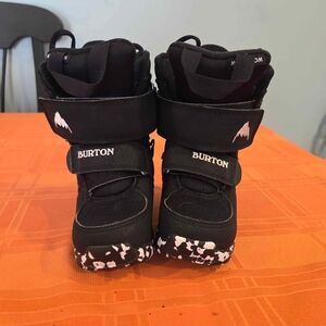 Kids Burton Mini Grom Black and White Kids Snowboard Boots